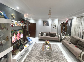 Bahçelievler Camlıkahve'de 5,Kat Asansörlü 19 Yıllık 2+1 Ön Cephe