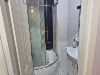 Güngören Güneştepe'de 2,Kat Ön Cephe 2+1Tramvaya Yakın 80 m2