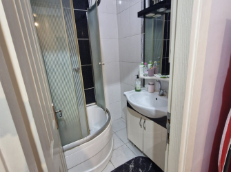 Güngören Güneştepe'de 2,Kat Ön Cephe 2+1Tramvaya Yakın 80 m2