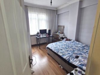 Güngören Güneştepe'de 2,Kat Ön Cephe 2+1Tramvaya Yakın 80 m2