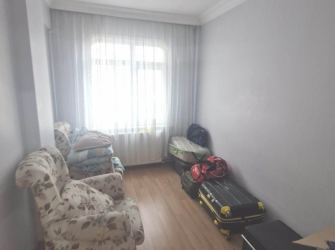 Güngören Güneştepe'de 2,Kat Ön Cephe 2+1Tramvaya Yakın 80 m2