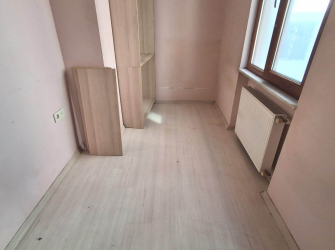 Güngören'de Tramvaya Yakın 2+1 Asansörlü 3,Kat 10 Yıllık Bina 