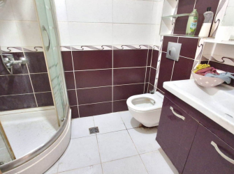 Güngören'de Tramvaya Yakın 2+1 Asansörlü 3,Kat 10 Yıllık Bina 