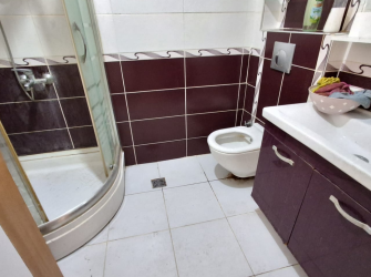 Güngören'de Tramvaya Yakın 2+1 Asansörlü 3,Kat 10 Yıllık Bina 