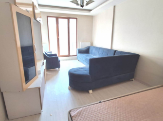 Güngören'de Tramvaya Yakın 2+1 Asansörlü 3,Kat 10 Yıllık Bina 