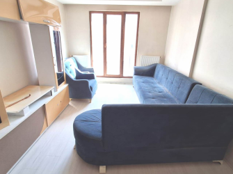 Güngören'de Tramvaya Yakın 2+1 Asansörlü 3,Kat 10 Yıllık Bina 