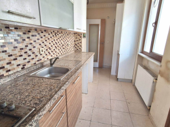 Güngören'de Tramvaya Yakın 2+1 Asansörlü 3,Kat 10 Yıllık Bina 