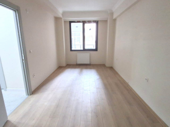 Güngören Merkez'de 1,Kat Cadde Üstü 2+1 Asansörlü 90 m2 Sıfır 