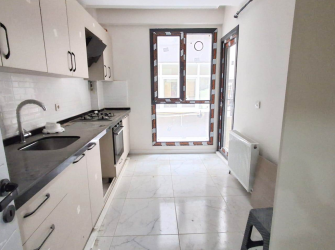 Güngören Merkez'de 1,Kat Cadde Üstü 2+1 Asansörlü 90 m2 Sıfır 