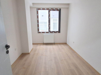 Güngören Merkez'de 1,Kat Cadde Üstü 2+1 Asansörlü 90 m2 Sıfır 