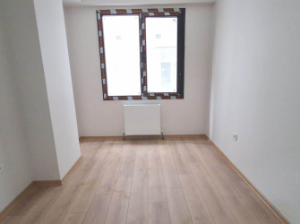 Güngören Merkez'de 1,Kat Cadde Üstü 2+1 Asansörlü 90 m2 Sıfır 
