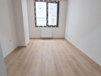 Güngören Merkez'de 1,Kat Cadde Üstü 2+1 Asansörlü 90 m2 Sıfır 