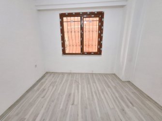 Güngören Merkez'de K.Otoparklı 2+1 Sıfır 80 m2 Yüksek Giriş