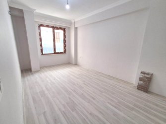 Güngören Merkez'de K.Otoparklı 2+1 Sıfır 80 m2 Yüksek Giriş