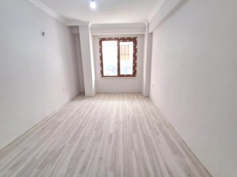 Güngören Merkez'de K.Otoparklı 2+1 Sıfır 80 m2 Yüksek Giriş