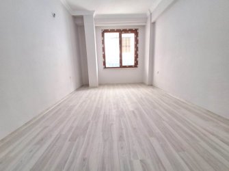 Güngören Merkez'de K.Otoparklı 2+1 Sıfır 80 m2 Yüksek Giriş