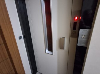 Güngören'de Tramvaya Yakın 2+1 Asansörlü 3,Kat  9 Yıllık Bina 