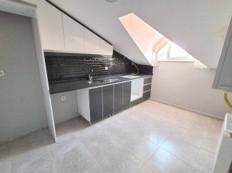 Güngören'de Alt Kat 3+1 Üst Kat 2+1 Ayrı Girişli 200 m2 Dubleks