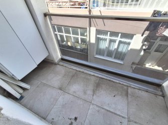 Güngören'de Alt Kat 3+1 Üst Kat 2+1 Ayrı Girişli 200 m2 Dubleks