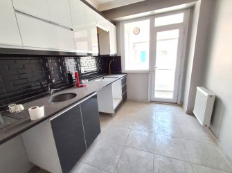 Güngören'de Alt Kat 3+1 Üst Kat 2+1 Ayrı Girişli 200 m2 Dubleks