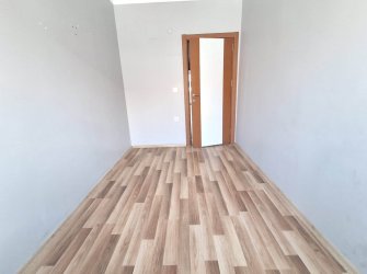 Güngören'de Alt Kat 3+1 Üst Kat 2+1 Ayrı Girişli 200 m2 Dubleks