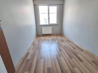 Güngören'de Alt Kat 3+1 Üst Kat 2+1 Ayrı Girişli 200 m2 Dubleks