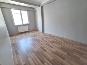 Güngören'de Alt Kat 3+1 Üst Kat 2+1 Ayrı Girişli 200 m2 Dubleks