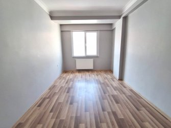 Güngören'de Alt Kat 3+1 Üst Kat 2+1 Ayrı Girişli 200 m2 Dubleks