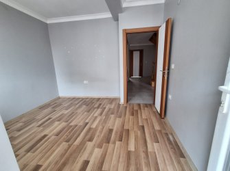 Güngören'de Alt Kat 3+1 Üst Kat 2+1 Ayrı Girişli 200 m2 Dubleks