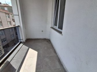 Güngören'de Alt Kat 3+1 Üst Kat 2+1 Ayrı Girişli 200 m2 Dubleks