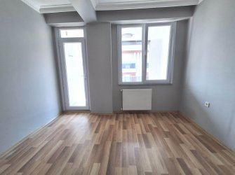 Güngören'de Alt Kat 3+1 Üst Kat 2+1 Ayrı Girişli 200 m2 Dubleks