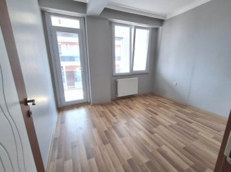 Güngören'de Alt Kat 3+1 Üst Kat 2+1 Ayrı Girişli 200 m2 Dubleks