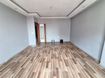 Güngören'de Alt Kat 3+1 Üst Kat 2+1 Ayrı Girişli 200 m2 Dubleks