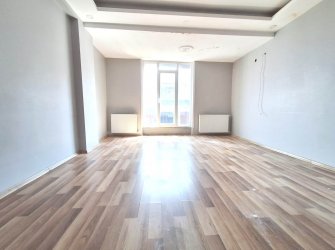 Güngören'de Alt Kat 3+1 Üst Kat 2+1 Ayrı Girişli 200 m2 Dubleks