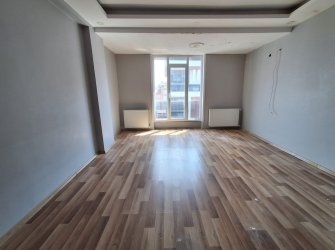 Güngören'de Alt Kat 3+1 Üst Kat 2+1 Ayrı Girişli 200 m2 Dubleks