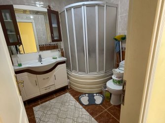 Bahçelievler'de Ebeveyn Banyolu 1, Kat 130 m2 Kredili 3+1Balkonlu