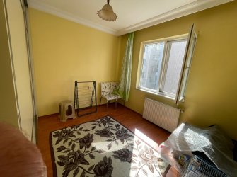 Bahçelievler'de Ebeveyn Banyolu 1, Kat 130 m2 Kredili 3+1Balkonlu