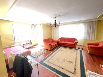 Bahçelievler'de Ebeveyn Banyolu 1, Kat 130 m2 Kredili 3+1Balkonlu