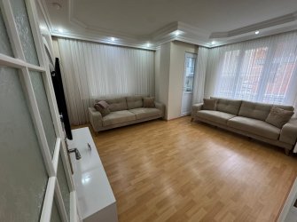 Bahçelievler Cumhuriyet'te 1,Kat Asansörlü 2+1 Balkonlu 80 m2 Daire