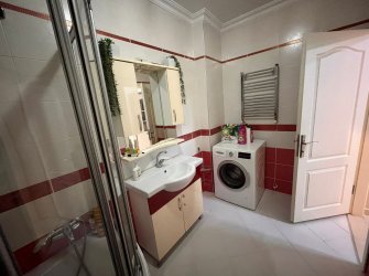 Bahçelievler Cumhuriyet'te 1,Kat Asansörlü 2+1 Balkonlu 80 m2 Daire