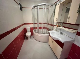 Bahçelievler Cumhuriyet'te 1,Kat Asansörlü 2+1 Balkonlu 80 m2 Daire