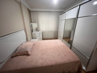 Bahçelievler Cumhuriyet'te 1,Kat Asansörlü 2+1 Balkonlu 80 m2 Daire