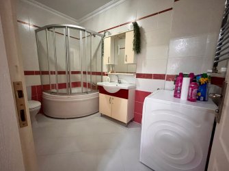 Bahçelievler Cumhuriyet'te 1,Kat Asansörlü 2+1 Balkonlu 80 m2 Daire