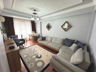 Bahçelievler Camlıkahve'de 2+1 Asansörlü 17 Yıllık 4,Kat Daire 75 m2