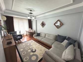 Bahçelievler Camlıkahve'de 2+1 Asansörlü 17 Yıllık 4,Kat Daire 75 m2