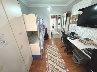 Bahçelievler Camlıkahve'de 2+1 Asansörlü 17 Yıllık 4,Kat Daire 75 m2