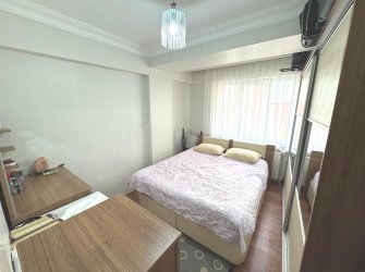 Bahçelievler Camlıkahve'de 2+1 Asansörlü 17 Yıllık 4,Kat Daire 75 m2