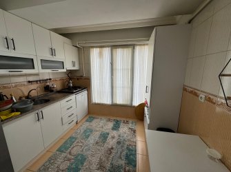 Bahçelievler Camlıkahve'de 2+1 Asansörlü 17 Yıllık 4,Kat Daire 75 m2