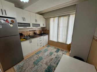 Bahçelievler Camlıkahve'de 2+1 Asansörlü 17 Yıllık 4,Kat Daire 75 m2