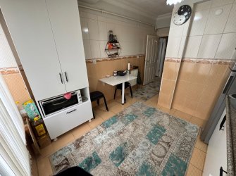 Bahçelievler Camlıkahve'de 2+1 Asansörlü 17 Yıllık 4,Kat Daire 75 m2